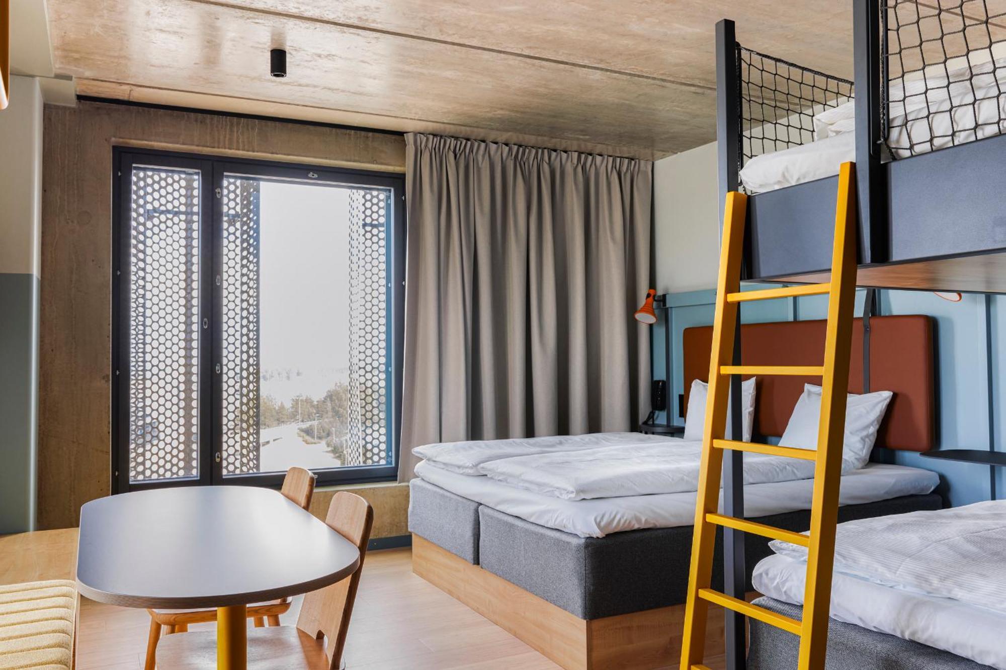Comfort Hotel Helsinki Airport Вантаа Екстериор снимка