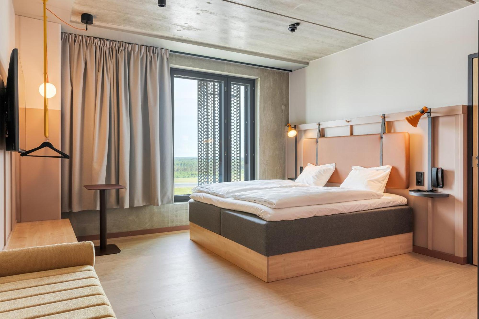 Comfort Hotel Helsinki Airport Вантаа Екстериор снимка