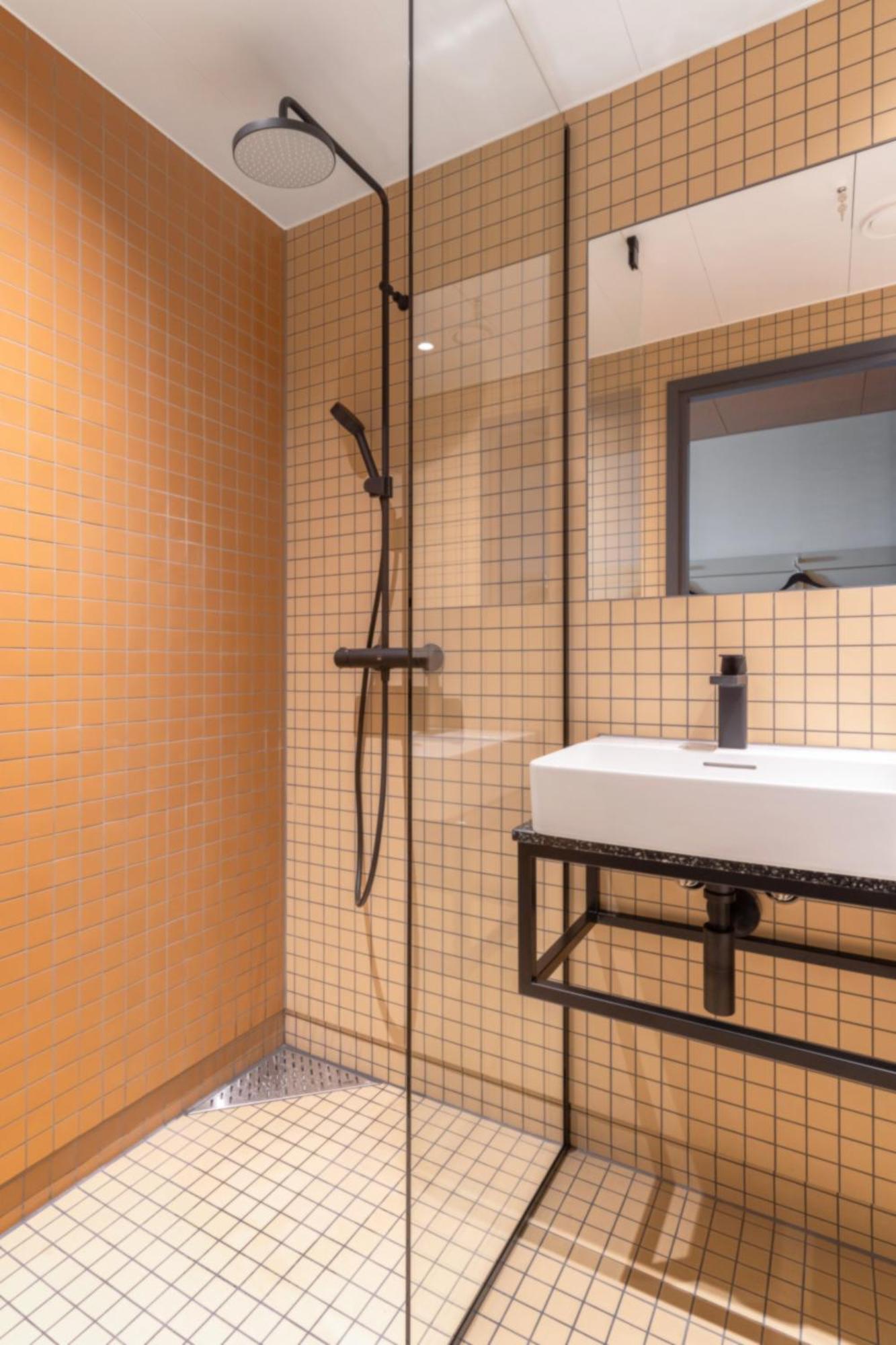 Comfort Hotel Helsinki Airport Вантаа Екстериор снимка