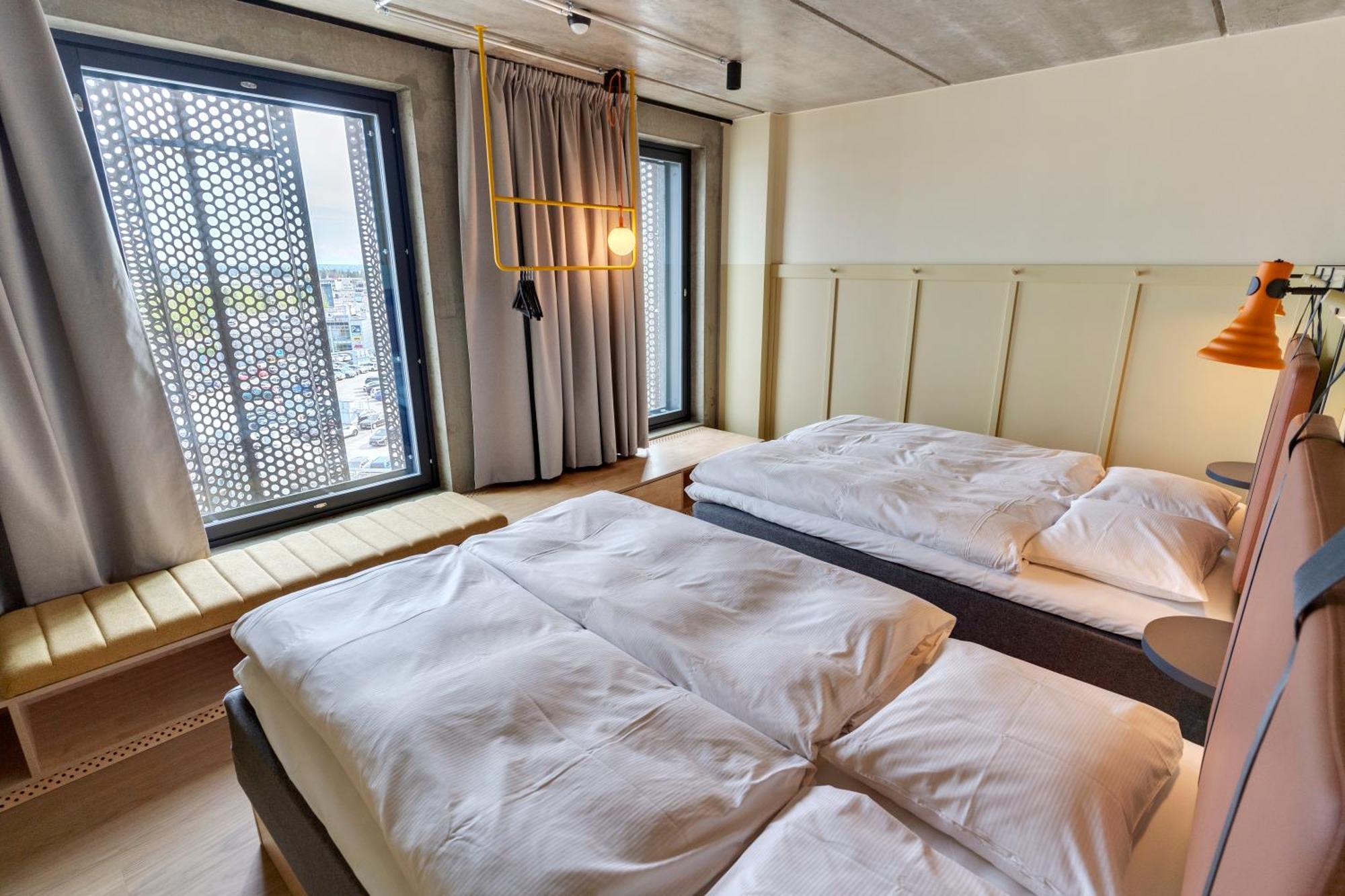 Comfort Hotel Helsinki Airport Вантаа Екстериор снимка